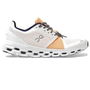Womens ON Cloudstratus Sneaker
